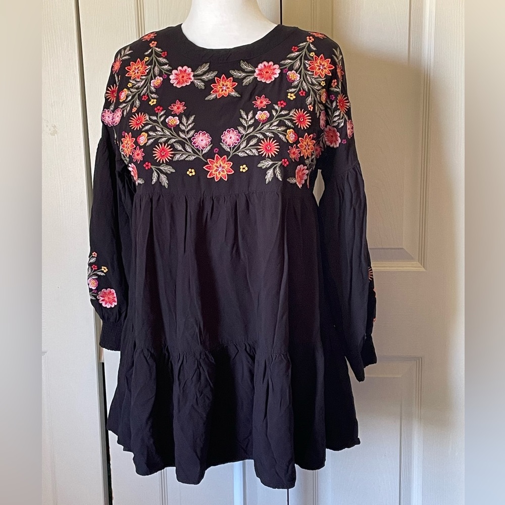 Savanna Jane small tiered peasant tunic/mini dress black w/flory embroidery